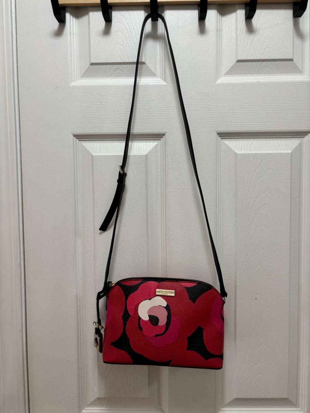 Kate Spade NY Brightwater Drive Hanna Multi Floral Black Crossbody BNOT - Picture 2 of 15